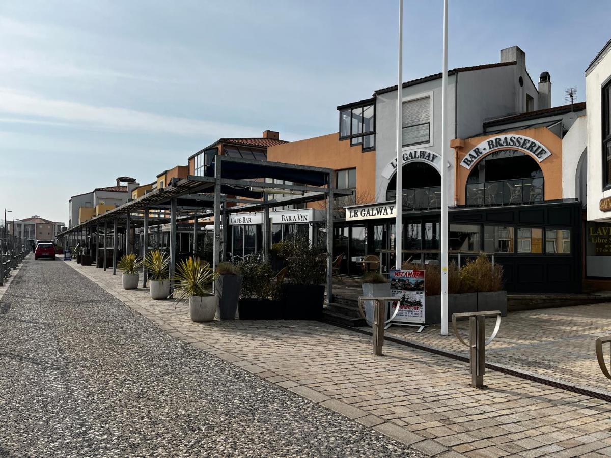 La Chaume Appartement 1 Chambre, Avec Loggia Et Vue Sur Le Port Olona מראה חיצוני תמונה